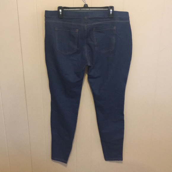 NWT Women's Jeggings - Picture 2 of 3